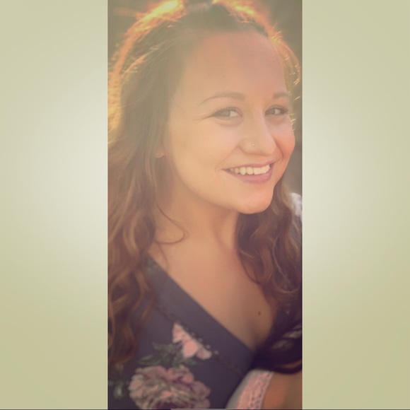 Meet your Posher, Taylor - Picture 1 of 1